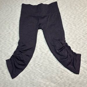 Lululemon In The Flow Crop Leggings Capri Size 4 Purple Blue Compression